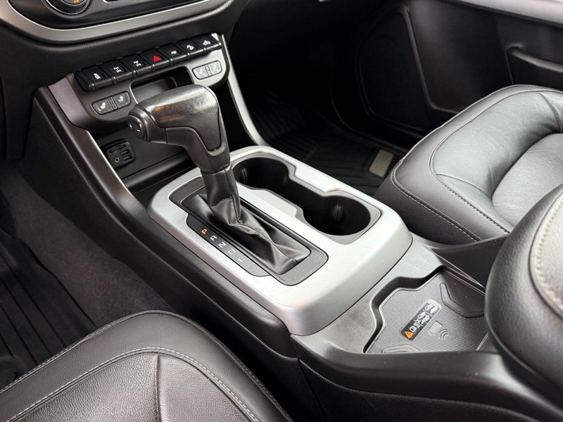 Chevrolet Colorado Vehicle Full-screen Gallery Image 19