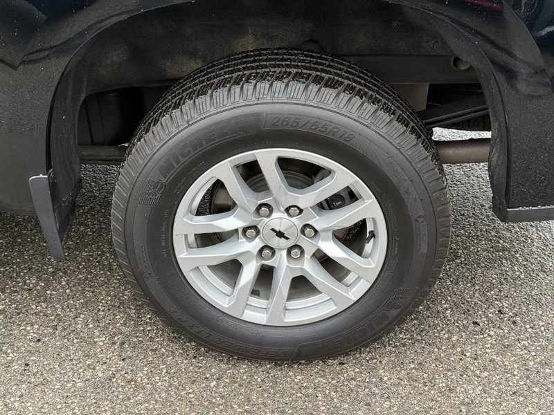 Chevrolet Silverado 1500 Vehicle Full-screen Gallery Image 06