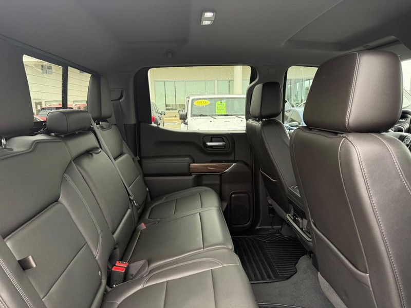 Chevrolet Silverado 1500 Vehicle Full-screen Gallery Image 10