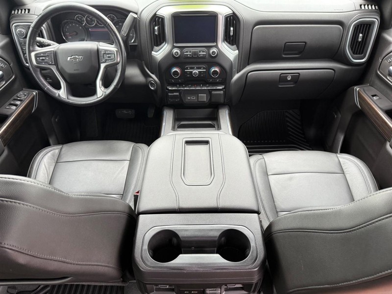 Chevrolet Silverado 1500 Vehicle Full-screen Gallery Image 11