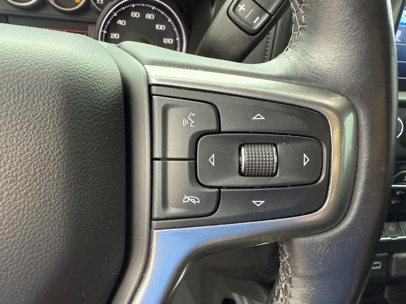 Chevrolet Silverado 1500 Vehicle Full-screen Gallery Image 14