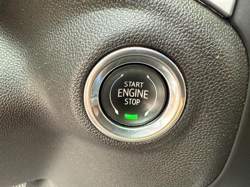 Chevrolet Silverado 1500 Vehicle Full-screen Gallery Image 15