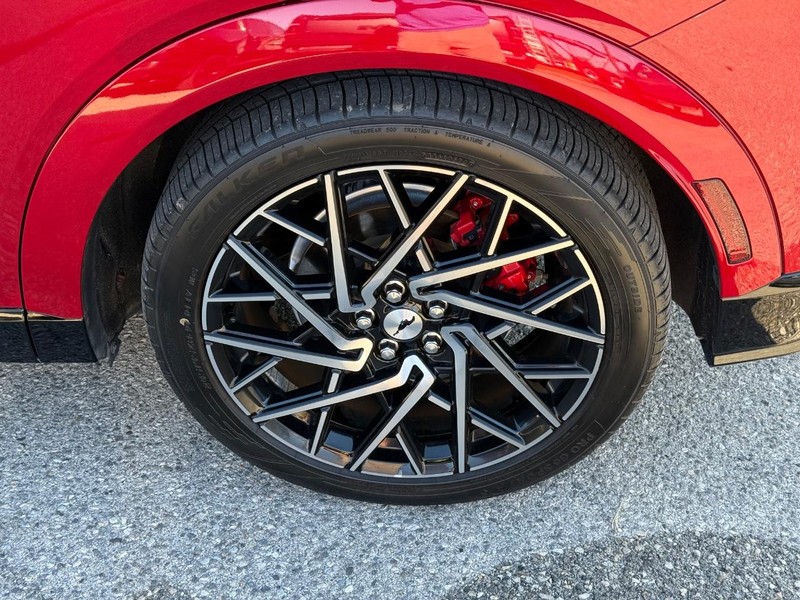 Ford Mustang Mach-E Vehicle Full-screen Gallery Image 06