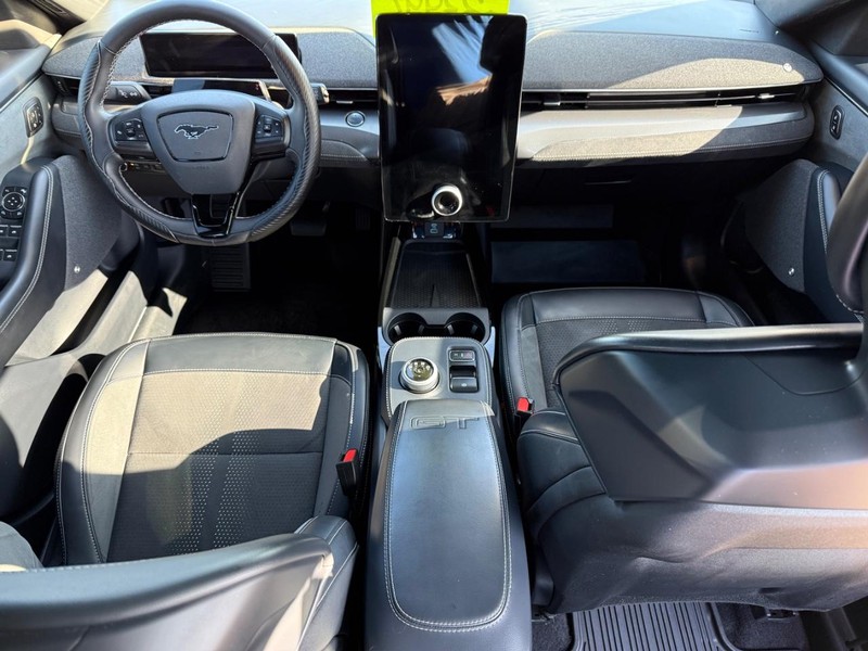 Ford Mustang Mach-E Vehicle Full-screen Gallery Image 13