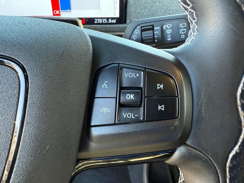 Ford Mustang Mach-E Vehicle Full-screen Gallery Image 16