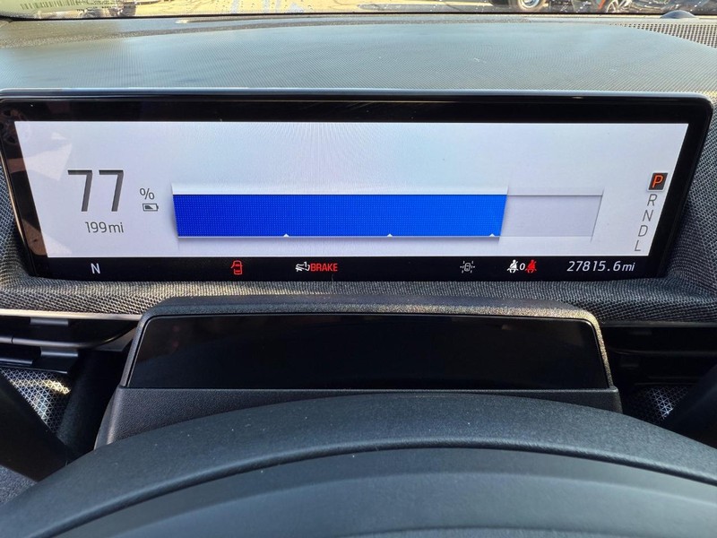 Ford Mustang Mach-E Vehicle Full-screen Gallery Image 23