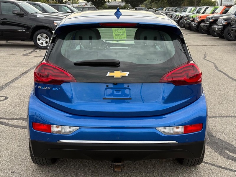 Chevrolet Bolt EV Vehicle Full-screen Gallery Image 04