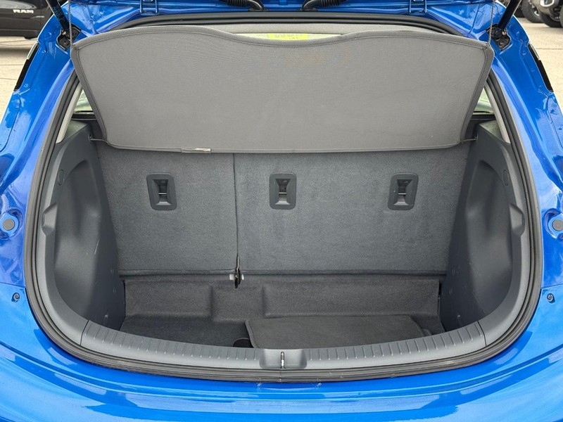 Chevrolet Bolt EV Vehicle Full-screen Gallery Image 07