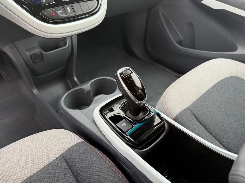 Chevrolet Bolt EV Vehicle Full-screen Gallery Image 19