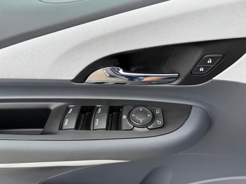 Chevrolet Bolt EV Vehicle Full-screen Gallery Image 23