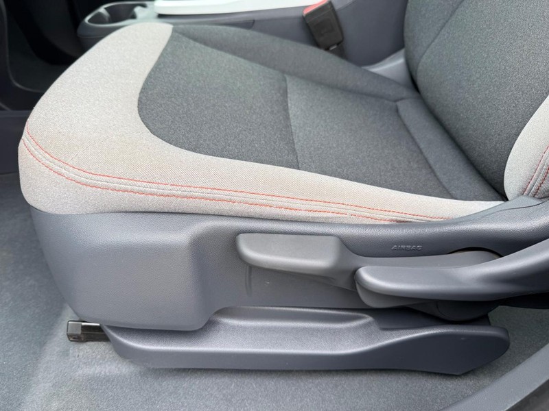 Chevrolet Bolt EV Vehicle Full-screen Gallery Image 24