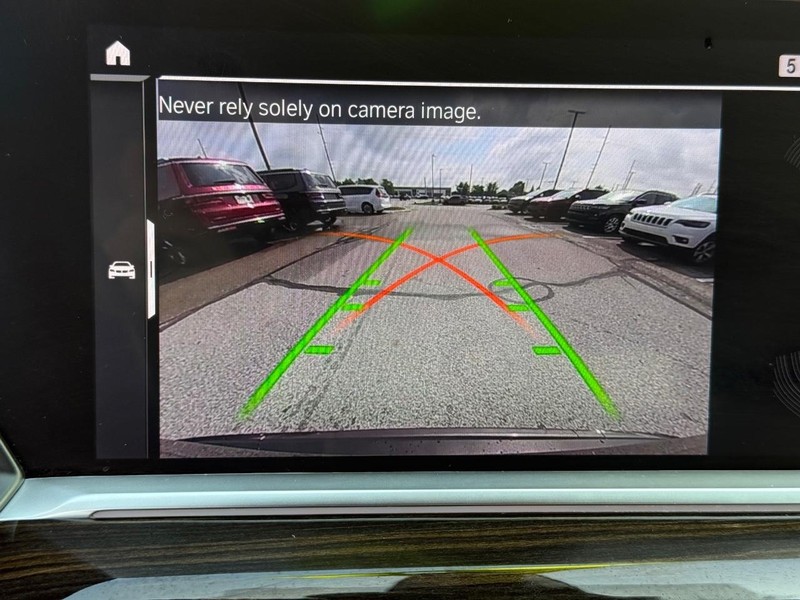 BMW X5 Vehicle Full-screen Gallery Image 20