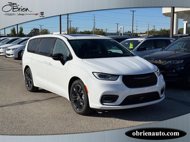 2026 Chrysler Pacifica Select at Tom O'Brien Chrysler Jeep Dodge Ram in Indianapolis IN