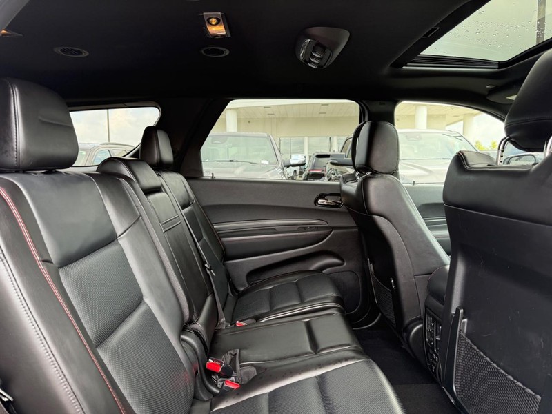 Dodge Durango Vehicle Full-screen Gallery Image 12
