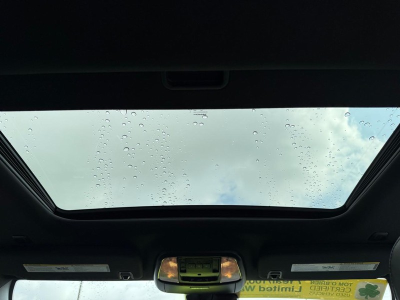 Dodge Durango Vehicle Full-screen Gallery Image 13