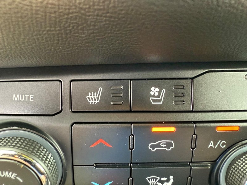 Dodge Durango Vehicle Full-screen Gallery Image 19