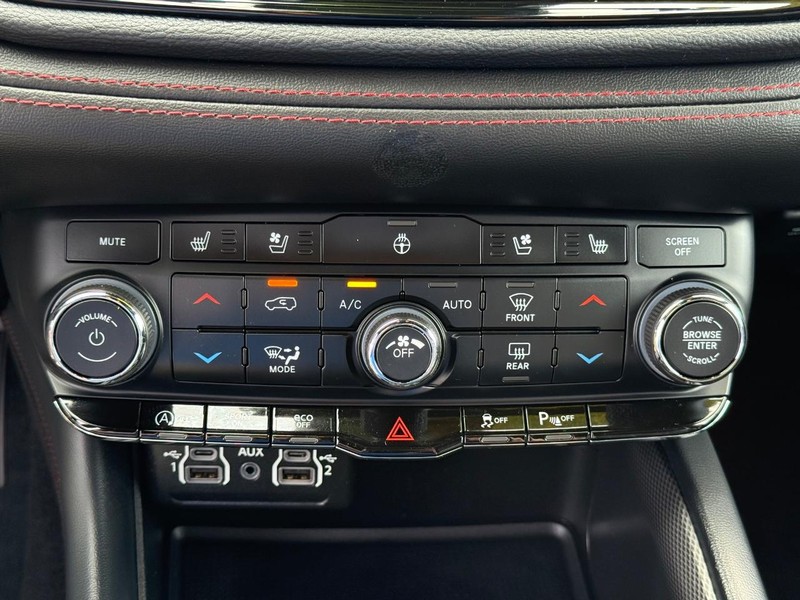 Dodge Durango Vehicle Full-screen Gallery Image 22