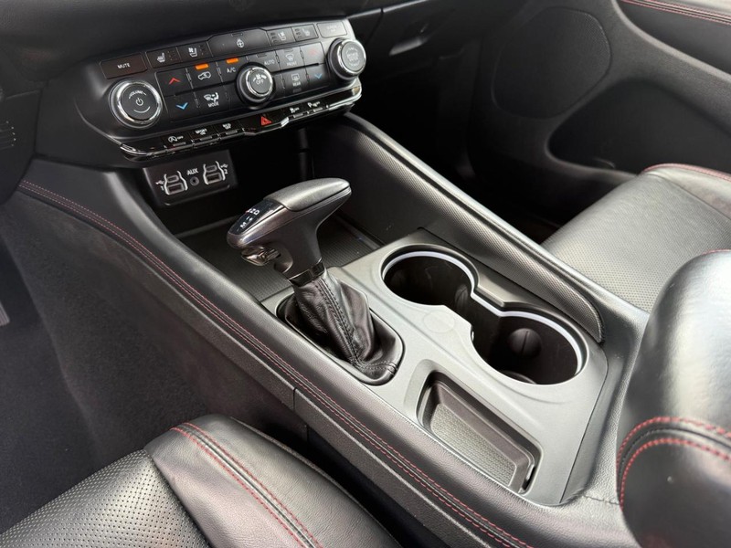 Dodge Durango Vehicle Full-screen Gallery Image 23