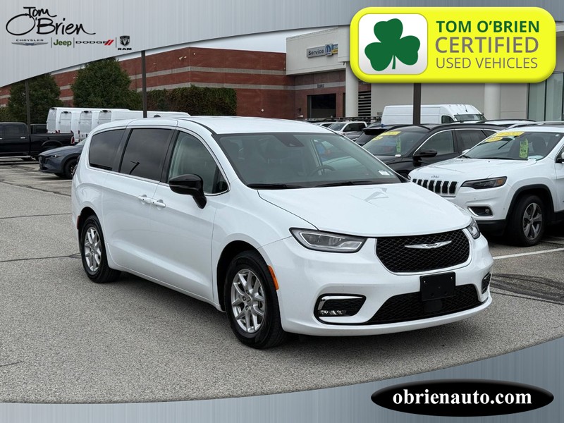 Chrysler Pacifica Vehicle Full-screen Gallery Image 01