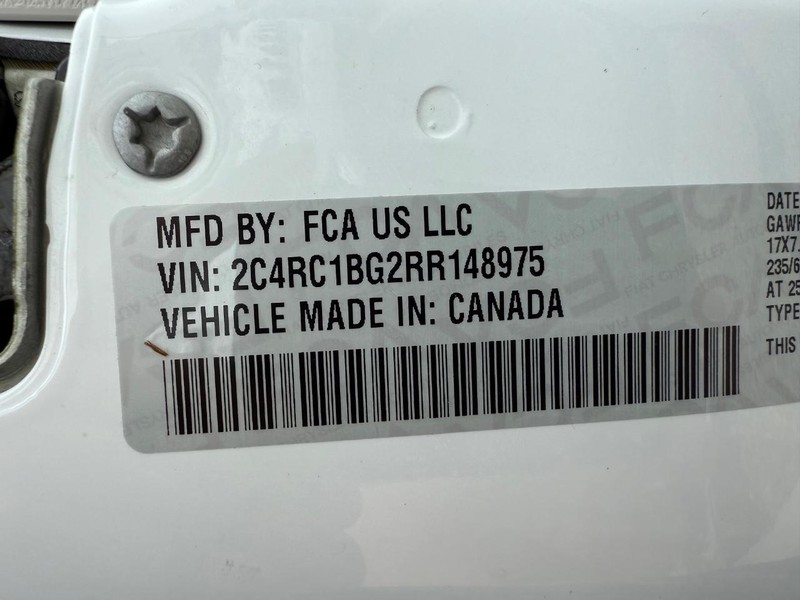 Chrysler Pacifica Vehicle Full-screen Gallery Image 27