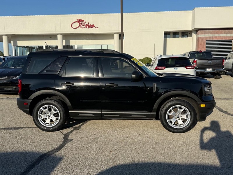 Ford Bronco Sport Vehicle Full-screen Gallery Image 02