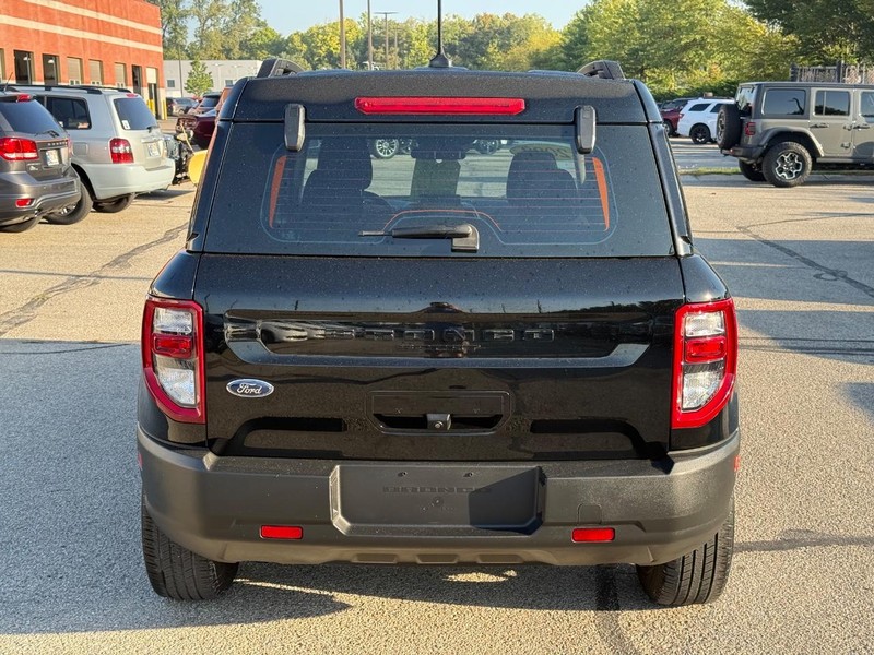 Ford Bronco Sport Vehicle Full-screen Gallery Image 04
