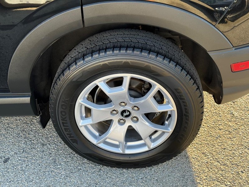 Ford Bronco Sport Vehicle Full-screen Gallery Image 06