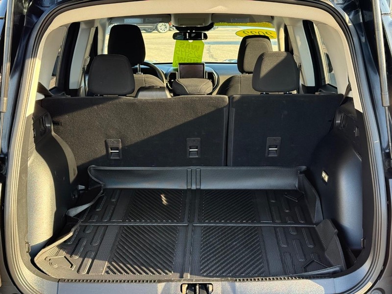 Ford Bronco Sport Vehicle Full-screen Gallery Image 07