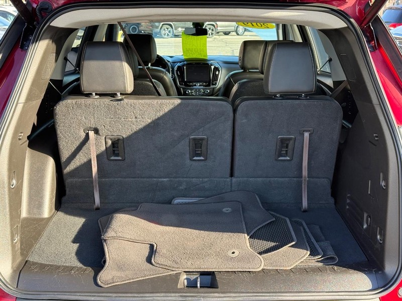 Chevrolet Traverse Vehicle Full-screen Gallery Image 07