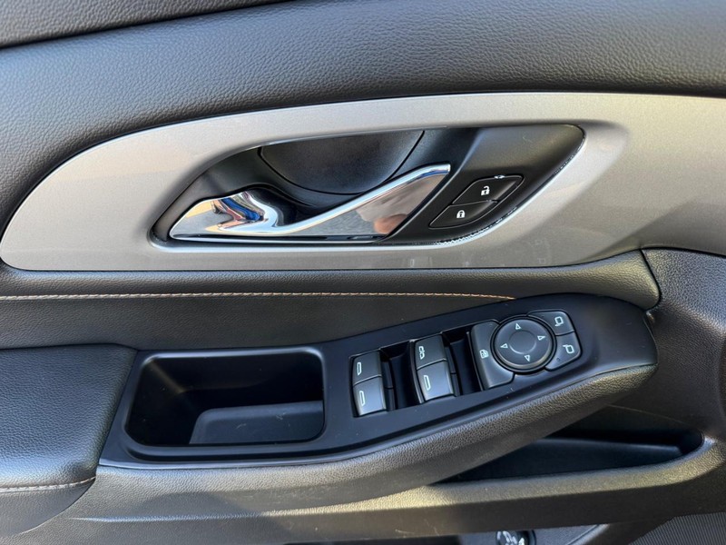 Chevrolet Traverse Vehicle Full-screen Gallery Image 26