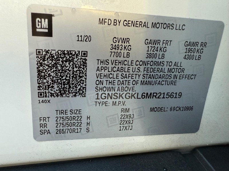 Chevrolet Suburban Vehicle Full-screen Gallery Image 30