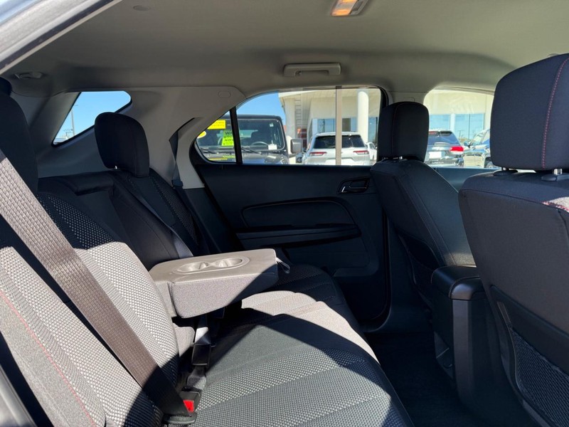 Chevrolet Equinox Vehicle Full-screen Gallery Image 10