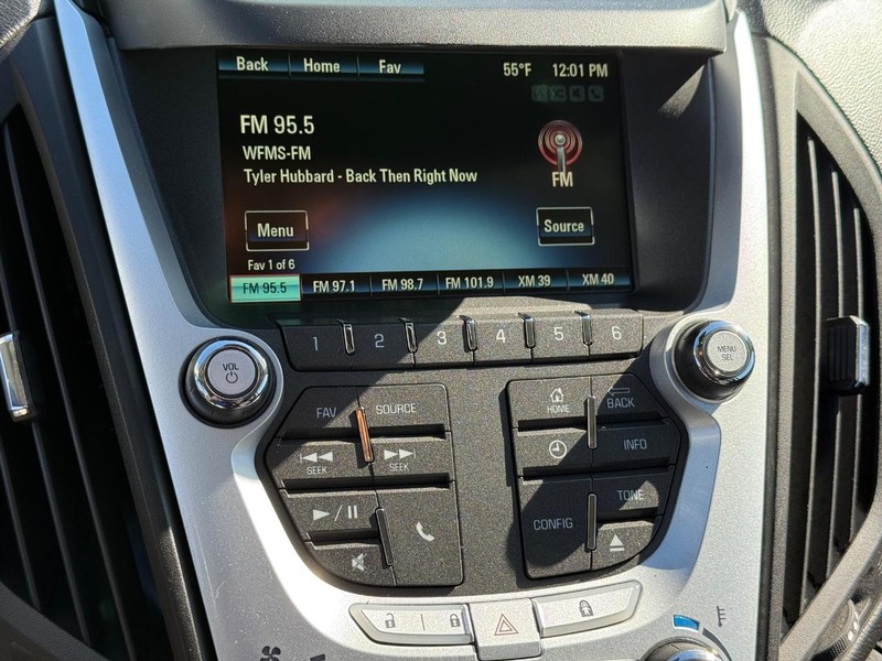 Chevrolet Equinox Vehicle Full-screen Gallery Image 15