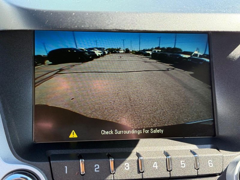 Chevrolet Equinox Vehicle Full-screen Gallery Image 16