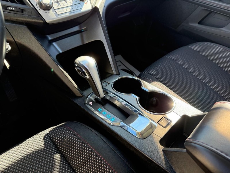 Chevrolet Equinox Vehicle Full-screen Gallery Image 18