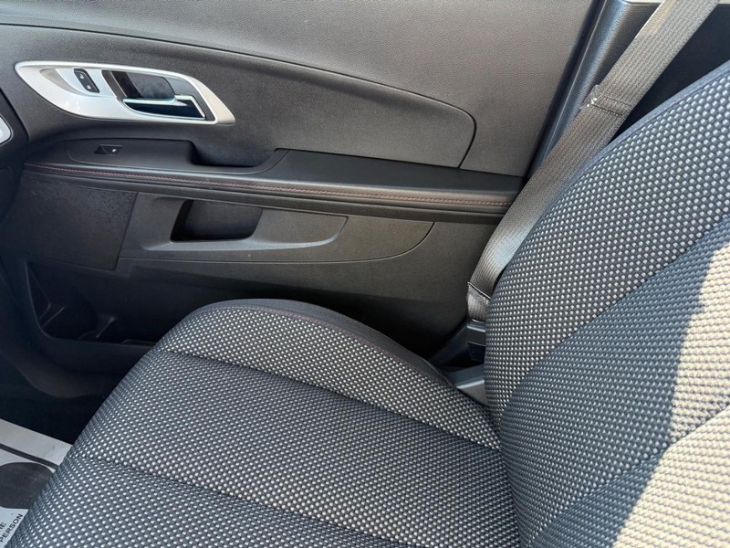 Chevrolet Equinox Vehicle Full-screen Gallery Image 19