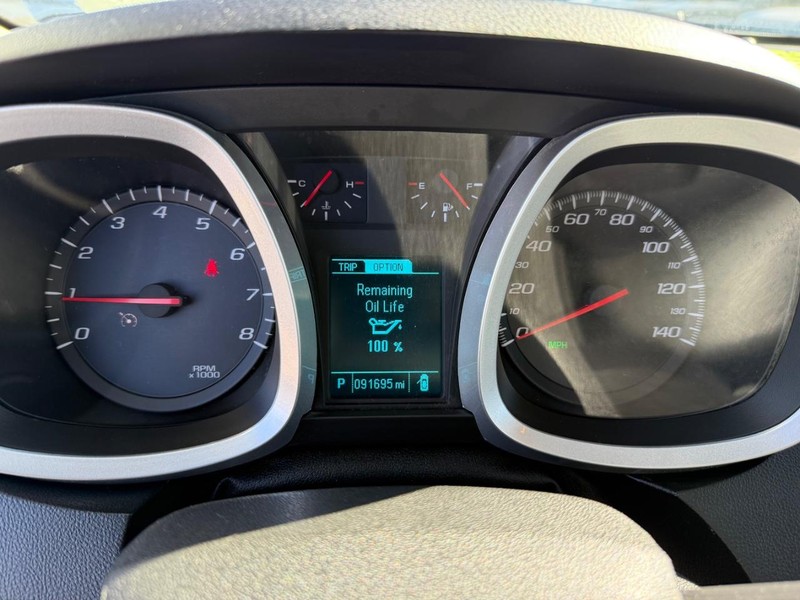 Chevrolet Equinox Vehicle Full-screen Gallery Image 20