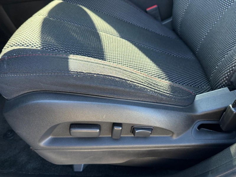 Chevrolet Equinox Vehicle Full-screen Gallery Image 23