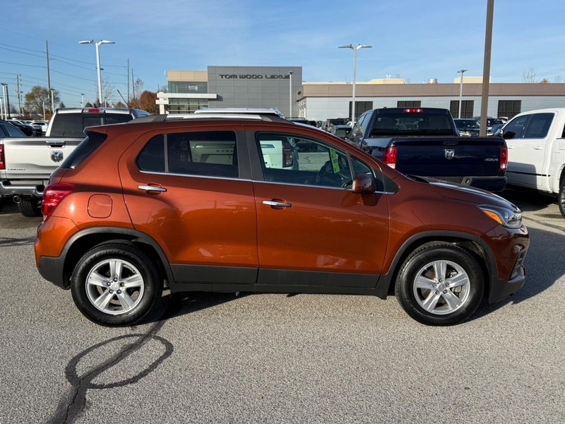 Chevrolet Trax Vehicle Full-screen Gallery Image 02