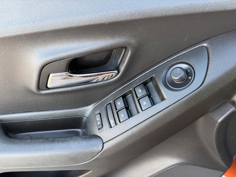 Chevrolet Trax Vehicle Full-screen Gallery Image 23