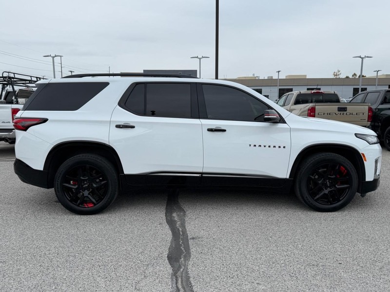 Chevrolet Traverse Vehicle Full-screen Gallery Image 02