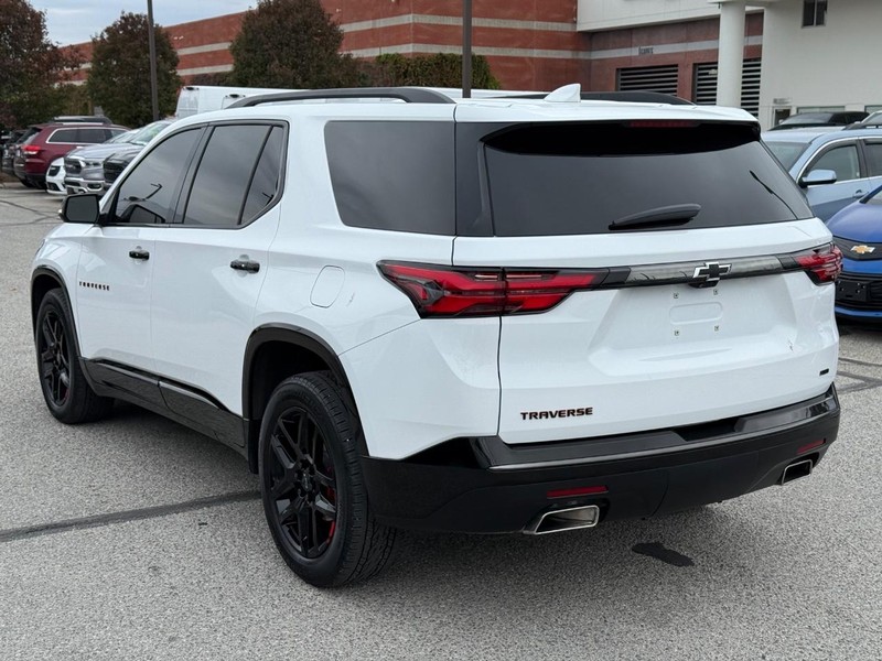 Chevrolet Traverse Vehicle Full-screen Gallery Image 05