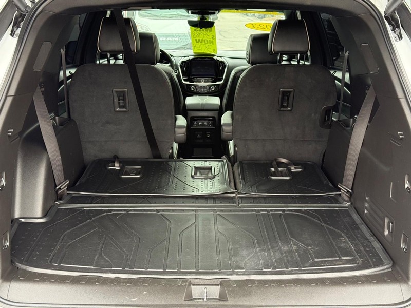 Chevrolet Traverse Vehicle Full-screen Gallery Image 07