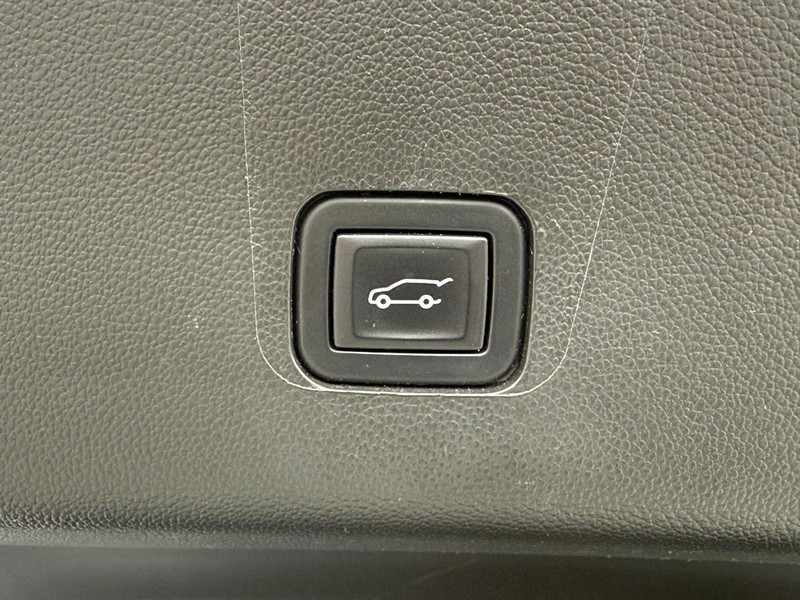 Chevrolet Traverse Vehicle Full-screen Gallery Image 08