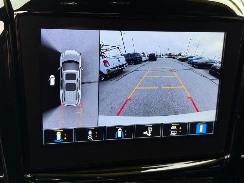 Chevrolet Traverse Vehicle Full-screen Gallery Image 20