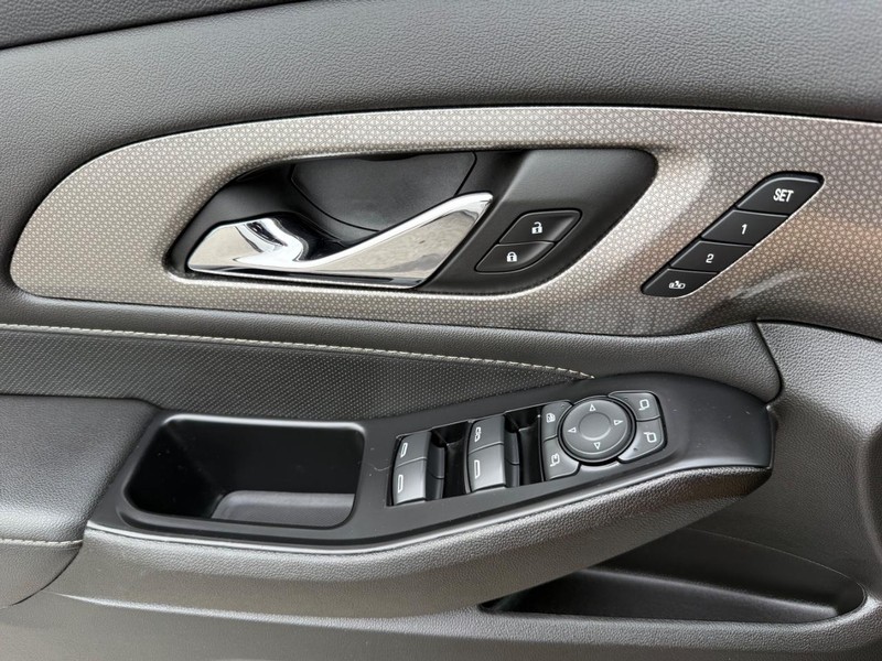 Chevrolet Traverse Vehicle Full-screen Gallery Image 27