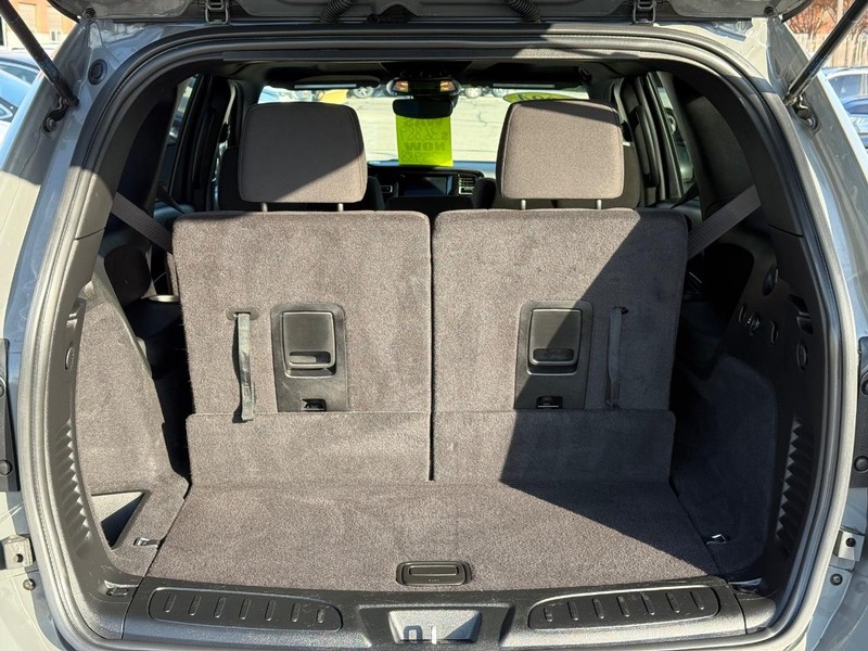 Dodge Durango Vehicle Full-screen Gallery Image 07