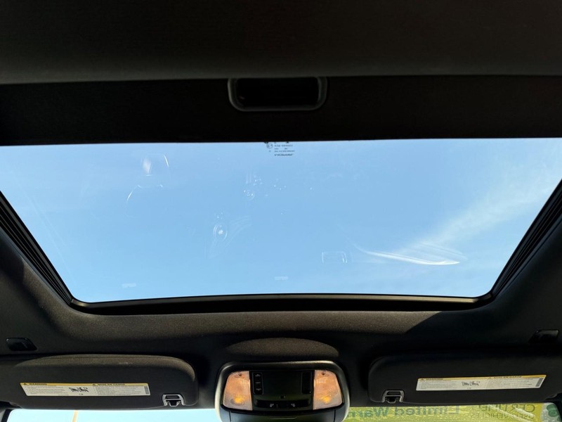 Dodge Durango Vehicle Full-screen Gallery Image 12