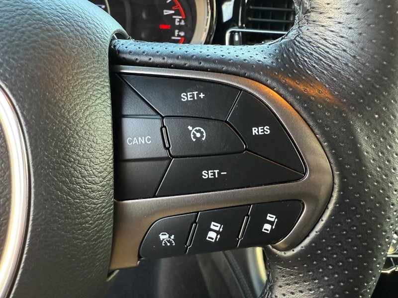 Dodge Durango Vehicle Full-screen Gallery Image 16