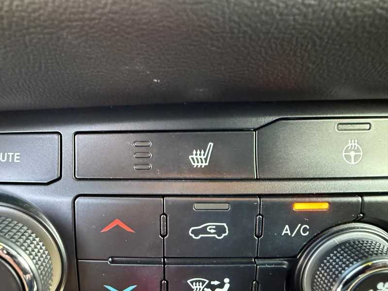 Dodge Durango Vehicle Full-screen Gallery Image 18